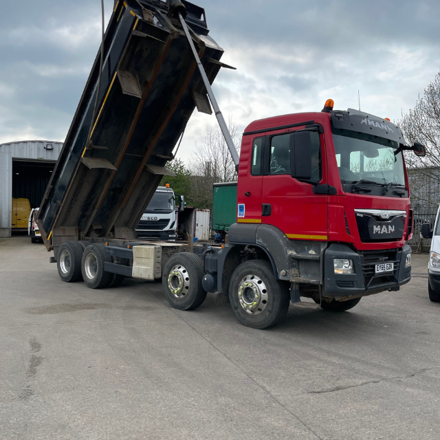 <h6> MAN 35-400 Tipper<br> 8X4<br>32000kgs<br> lovely example